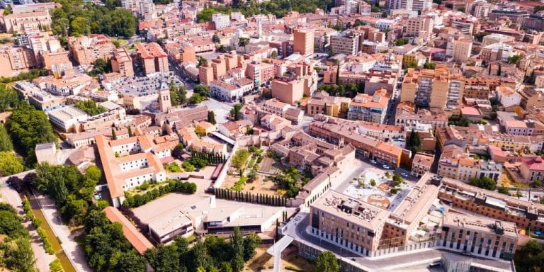 Vender piso en Guadalajara: guía completa con plazos y costes reales