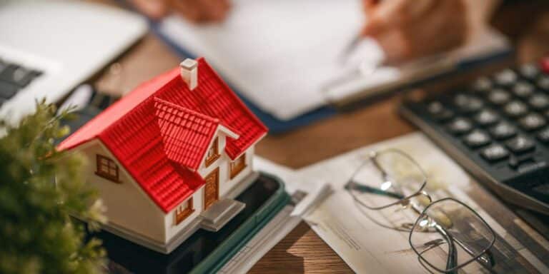 Cómo saber si una vivienda tiene cargas antes de comprar