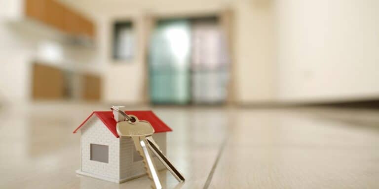 Vender un piso con inquilino: derechos, plusvalía, sucesiones e IRPF explicados